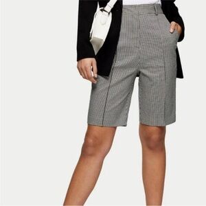 TOPSHOP women’s Black and White Checkered Shorts sz 6 mono preloved like new